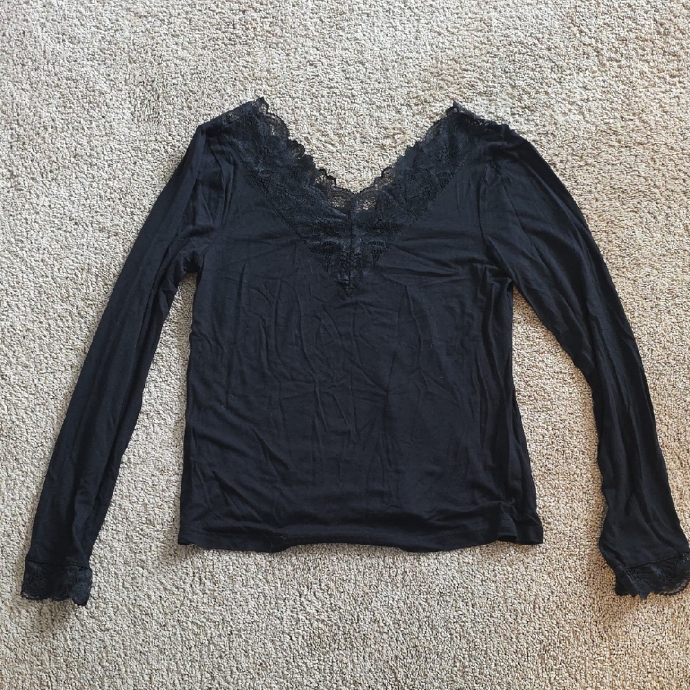 VENUS Black Lace V-Neck Long Sleeve Top